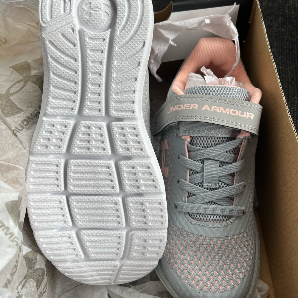 brand new girls under armour  shoes